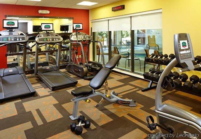 מלון Courtyard By Marriott Cleveland ווילובי מתקנים תמונה