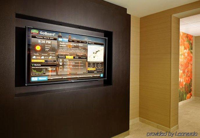 מלון Courtyard By Marriott Cleveland ווילובי עסק תמונה