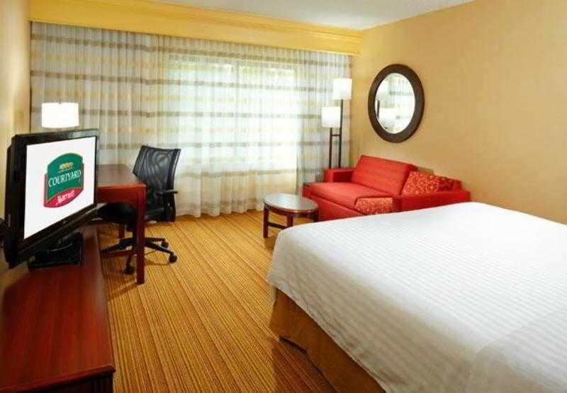 מלון Courtyard By Marriott Cleveland ווילובי חדר תמונה