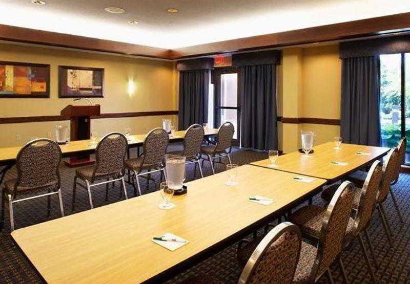 מלון Courtyard By Marriott Cleveland ווילובי מתקנים תמונה