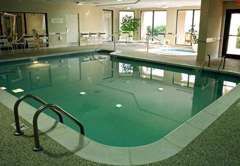 מלון Courtyard By Marriott Cleveland ווילובי מתקנים תמונה