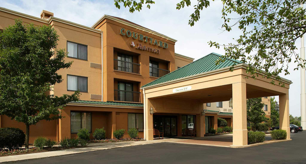 מלון Courtyard By Marriott Cleveland ווילובי מראה חיצוני תמונה